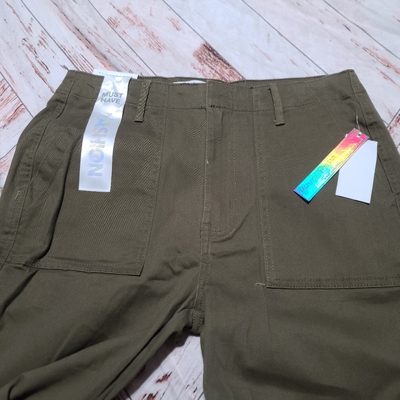 Pants - Picture 2 of 3